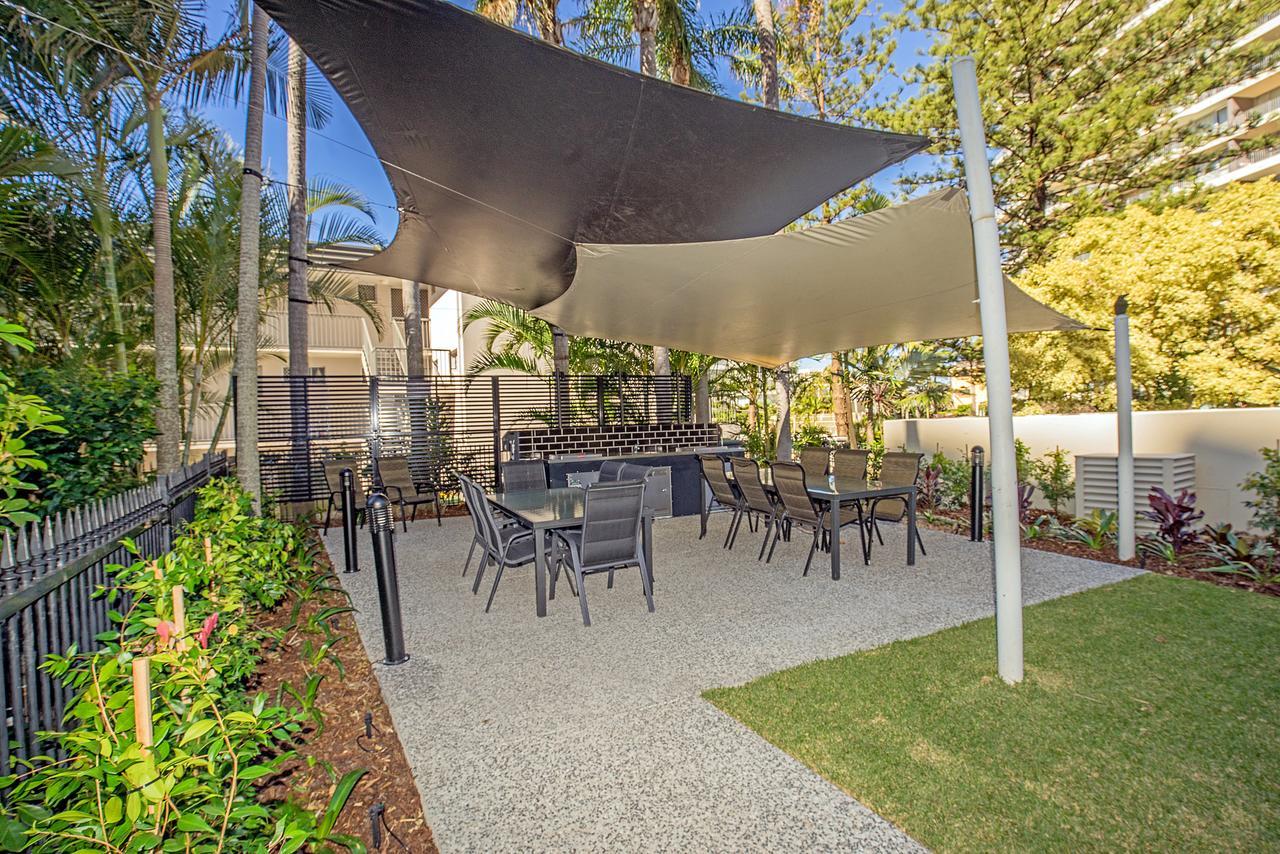 Baronnet Apartments Gold Coast Extérieur photo